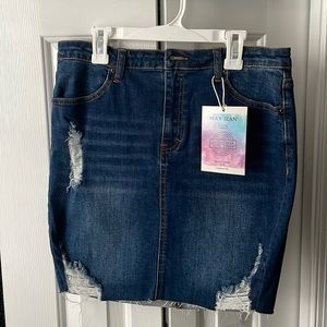 New denim skirt